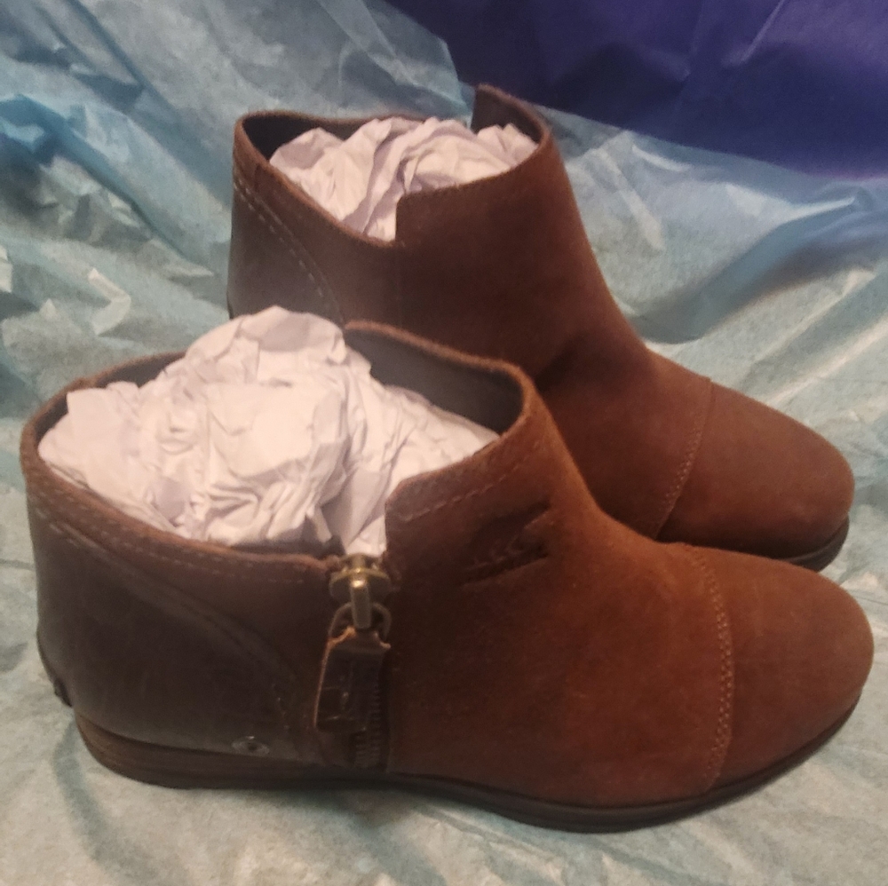 SOREL Ankle Boots, Size 8, Brand New, Never been worn.